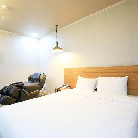 A7 Hotel Suwon Exteriör bild