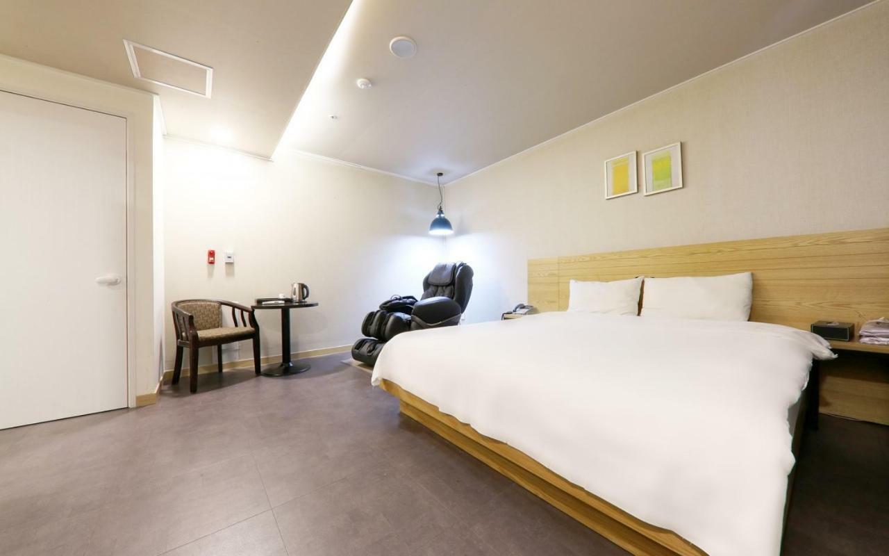 A7 Hotel Suwon Exteriör bild