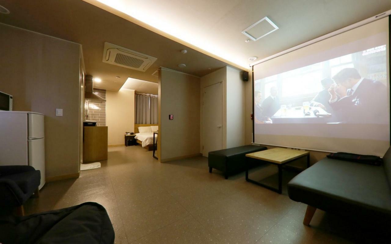 A7 Hotel Suwon Exteriör bild