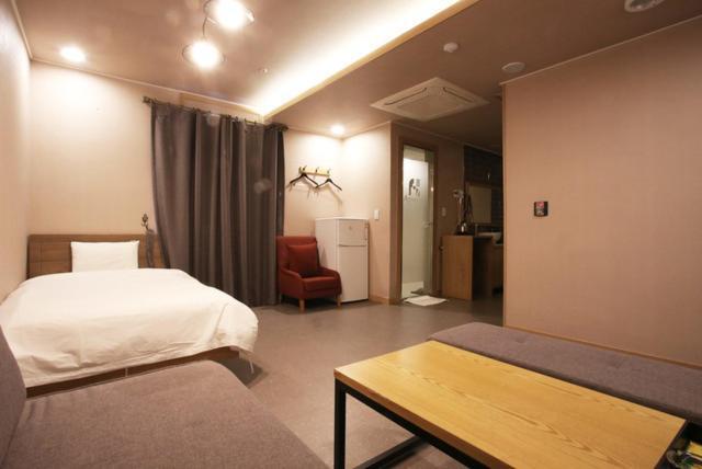 A7 Hotel Suwon Exteriör bild