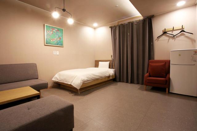 A7 Hotel Suwon Exteriör bild